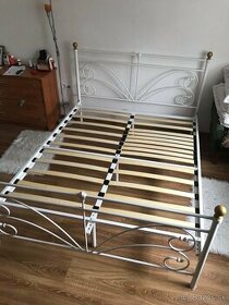 Biela kovová posteľ 160x200 +  rošt