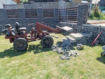 Nakladač 4x4 hydrostat