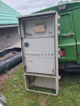 Predám elektromer rozvádzač istič skrinka