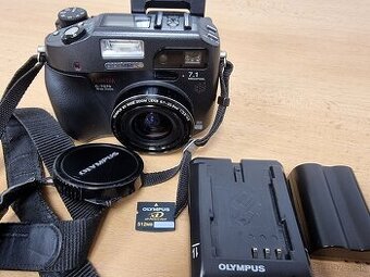Olympus C-7070 Wide Zoom