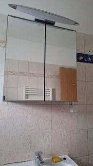 Zrkadlová skrinka - 1