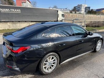 Kompletná sada zimných pneu aj na diskoch 17" V-spoke