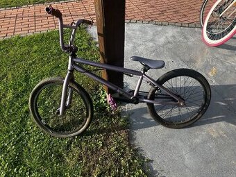 Bicykel BMX