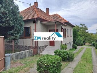 NOVINKA - Priestranný podpivničený rodinný dom v Zlatých Mor