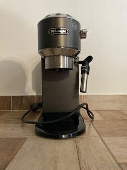 Pákový kávovar DeLonghi