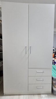 Šatníková skriňa Jysk