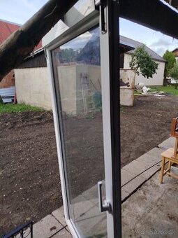 Plastové posuvné dvere