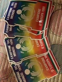 🏆 Nálepky Campioni del Mondo 1990 / Europa 1989 – 9×11,5 cm
