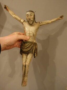 DREVENÝ ĽUDOVÝ KRISTUS- kúpim