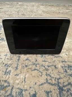 Mercedes Benz GLA Monitor