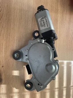 Škoda Octavia 2 Combi motorček zadného stierača