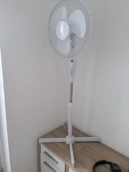 Ventilator stojanovy