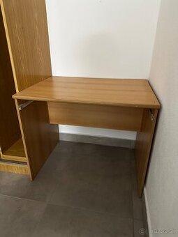 (DO 28.12.) Písací stôl