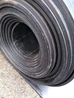 Predám hrubú gumenú podlahu vhodnú do fitka