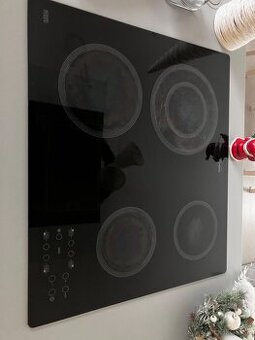 Sklokeramickú varnúa doska Whirlpool