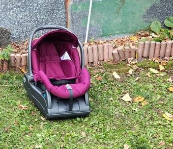 Predam fialovú autosedačku Cam vajicko a základňu
