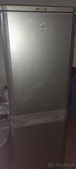 Predám pračku a chladničku