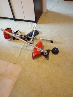 Benzínová krovinorez/kosačka