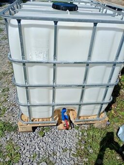 Predám ibc nádrž 1000 L