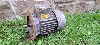 Predam prirubovy motor MEZ Mohelnice 370 w, 1370 ot/min
