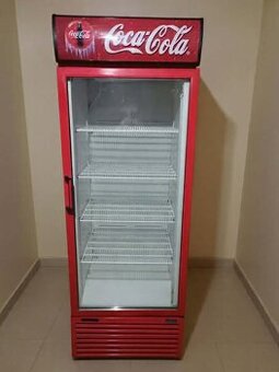 PREDAM EXTRA VELKU GASTRO PRESKLENNU CHLADNIČKU