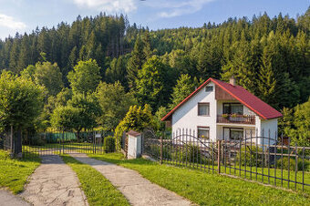 Na predaj rodinný dom s bazénom v obci Makov-Potok