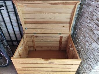 predam drevený úložný nábytok, drevený box