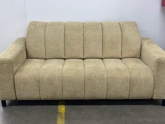 🛋️Predám novú sedaciu súpravu – dá sa rozložiť na posteľ.
