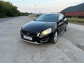 Volvo S60 D5 2.4 151 kW Automat | TOP výbava