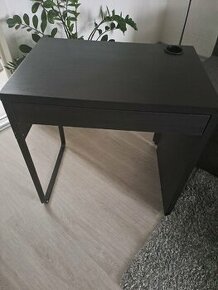 Čierny PC stôl - Ikea