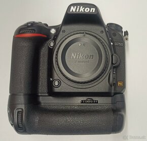 Nikon D750 s battery gripom