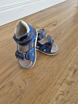 Sandalky 19 clibee
