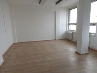 Prenájom - kancelársky priestor 17 - 87 m2, Banská Bystrica,