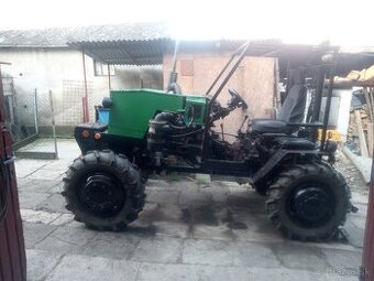 Traktor V3s Avia