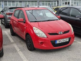 Hyundai i20 2010 1.4 74kW benzín 155 000km