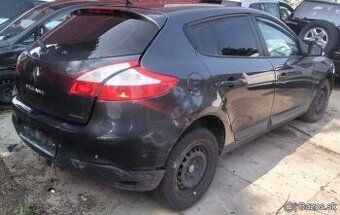 Renault Megane 1.6 2011 predám PIATE DVERE, NÁRAZNÍK, SVETLO