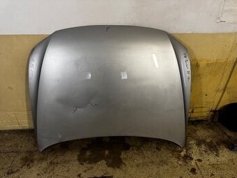 VW Passat B8 2014- kapota