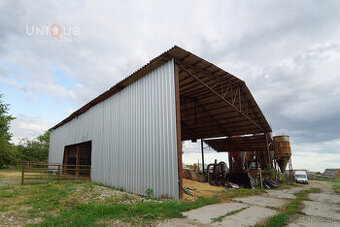 Na predaj: Vidiecka usadlosť pri Veľkom Mederi – 1ha, dom