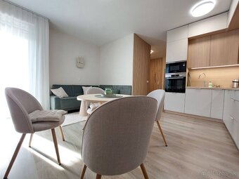 3-izbový zariadený byt 80 m2 s terasou v novostavbe Trenčín.