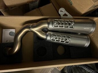 Predám originálny výfuk na BMW RnineT, zánovný