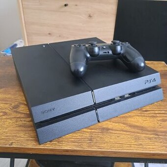 Predám PlayStation 4 FAT 1TB HDD PS4
