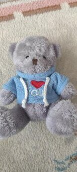 Plyšový macko s mikinou