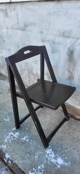 Masívna skladacia drevená stolička