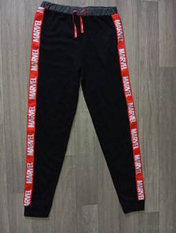 Čierne tepláky a kraťase Marvel 152