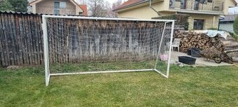Futbalova brana