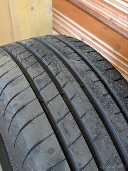 Goodyear 235/55/R18