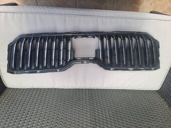 Škoda Superb III predna maska