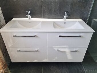 Skrinka s dvojumývadlom 120x46