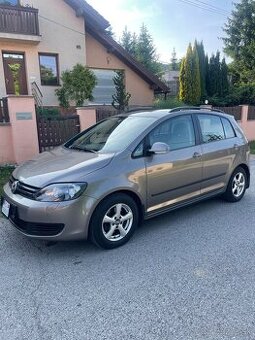 Vw golf 6 benzín automat 99 tis km