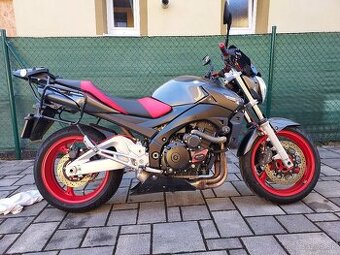 Suzuki gsr 600